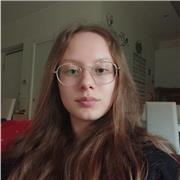 Studentessa del liceo scientifico impartisce lezioni fi matematica per le scuole medie ed elementari